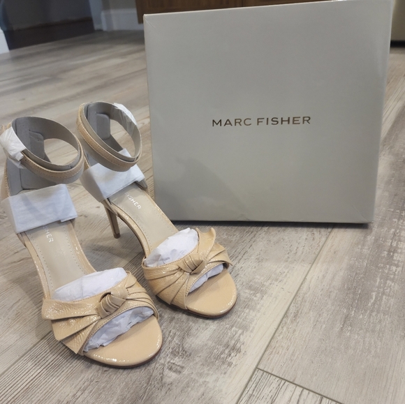 Marc Fisher "Brodie" Light Natural Stiletto Heels W/ An Ankle Strap & Bow - Picture 6 of 8